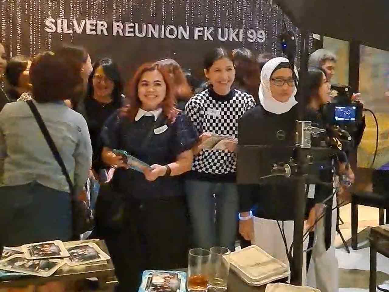 Reuni Fakultas Kedokteran UKI 99 ungkap rasa kangen di Photobooth!